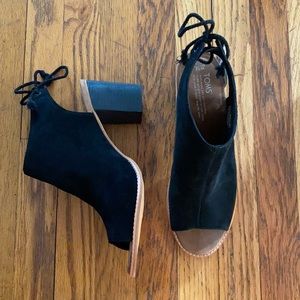 Brand new Toms suede booties